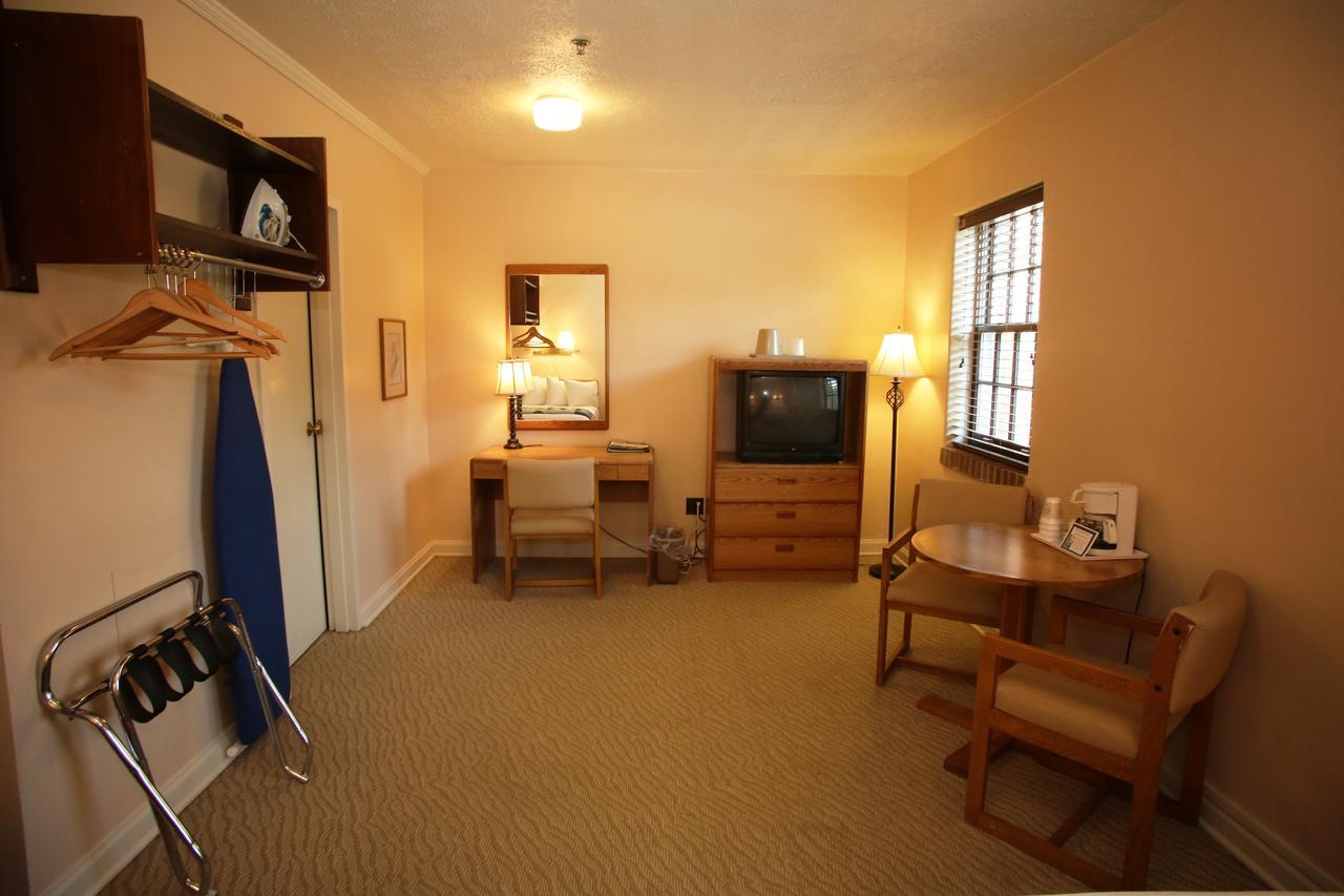 Canyon Inn Spencer الغرفة الصورة